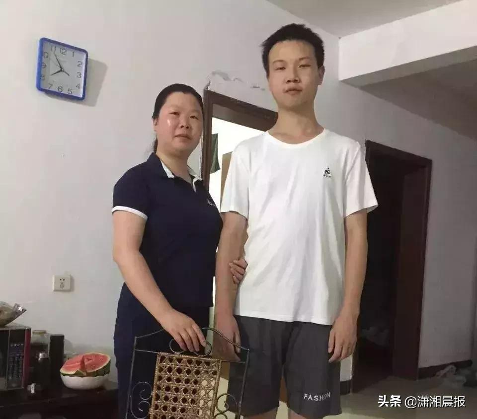 管家婆，解锁两组三中三大奖的奥秘管家婆三中三号码