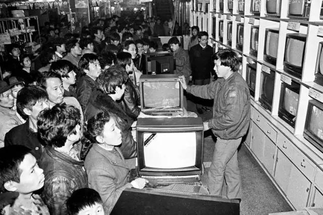 穿越回香港60-79年代的时光机穿越到香港70年代的小说